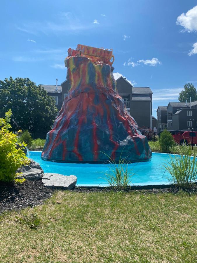 Condo Avec Parc Aquatique ! Beaupré Eksteriør billede
